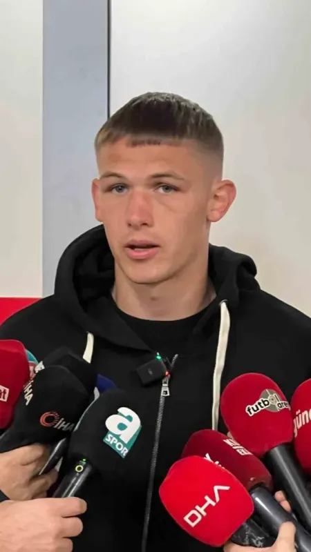 Trabzonspor’un yeni transferi Danylo Sikan, Trabzon’da Trabzonspor’un yeni transferi Danylo Sikan, Trabzon’da