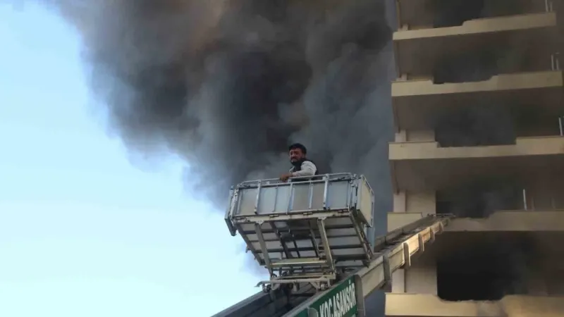 Alanya’da 12 katlı inşaatta korkutan yangın Alanya’da 12 katlı inşaatta korkutan yangın