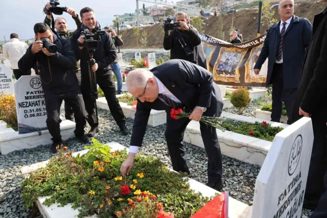 Bakanlar Hatay’da Deprem Şehitliğinde acılara ortak oldu Bakanlar Hatay’da Deprem Şehitliğinde acılara ortak oldu