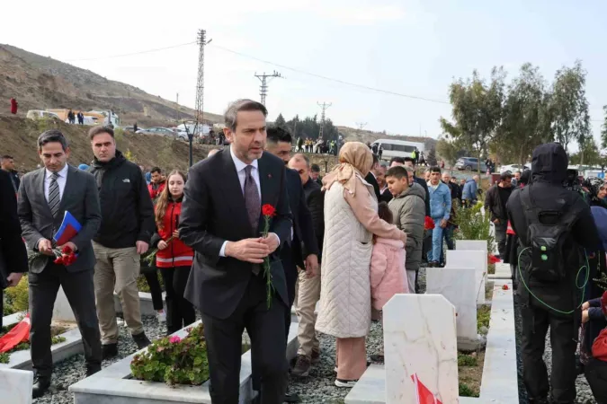 Bakanlar Hatay’da Deprem Şehitliğinde acılara ortak oldu Bakanlar Hatay’da Deprem Şehitliğinde acılara ortak oldu