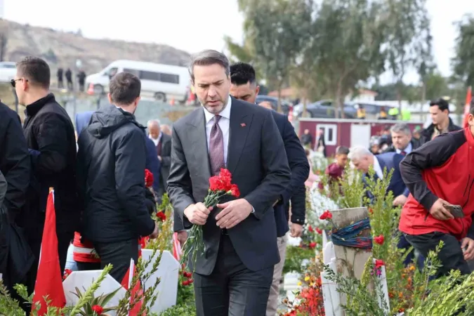 Bakanlar Hatay’da Deprem Şehitliğinde acılara ortak oldu Bakanlar Hatay’da Deprem Şehitliğinde acılara ortak oldu
