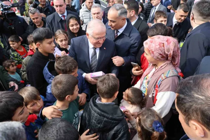 Bakanlar Hatay’da Deprem Şehitliğinde acılara ortak oldu Bakanlar Hatay’da Deprem Şehitliğinde acılara ortak oldu