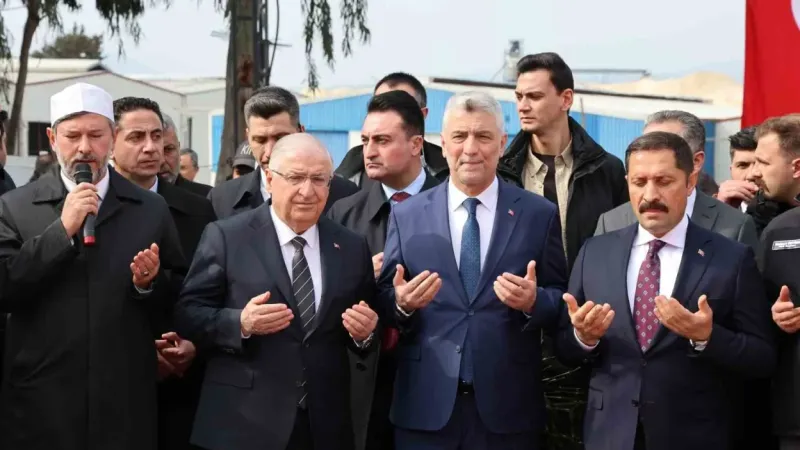 Bakanlar Hatay’da Deprem Şehitliğinde acılara ortak oldu Bakanlar Hatay’da Deprem Şehitliğinde acılara ortak oldu