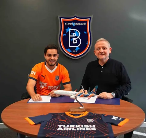 Başakşehir, 5 futbolcu transfer etti Başakşehir, 5 futbolcu transfer etti