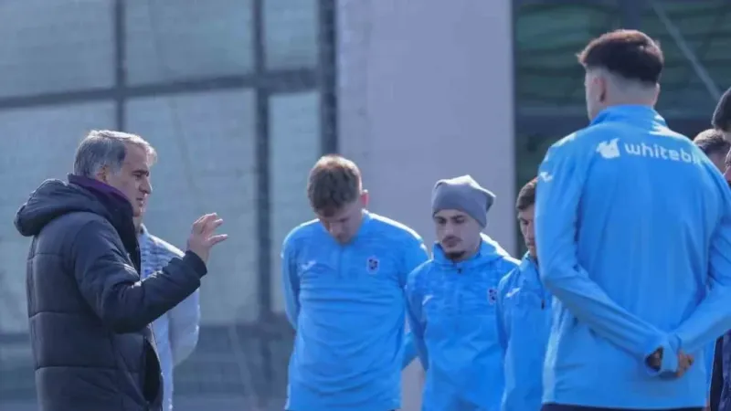 Trabzonspor, kış transfer döneminde 4 oyuncu aldı, 9 oyuncu gönderdi Trabzonspor, kış transfer döneminde 4 oyuncu aldı, 9 oyuncu gönderdi