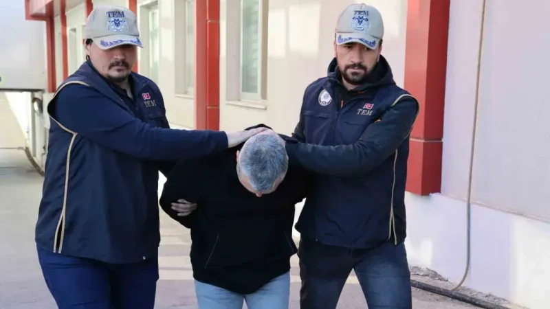 FETÖ’nün mahrem sorumlusu Adana’da yakalandı FETÖ’nün mahrem sorumlusu Adana’da yakalandı