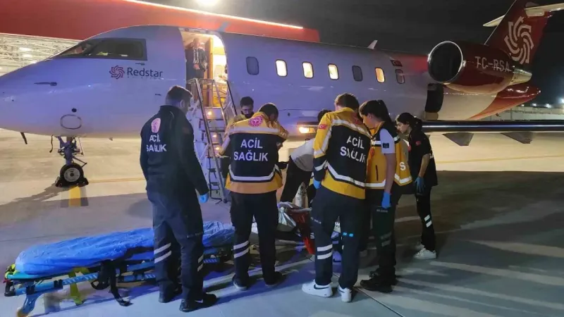 Kuzey Makedonya’daki yangında yaralanan 9 kişi tedavi için Türkiye’ye getirildi Kuzey Makedonya’daki yangında yaralanan 9 kişi tedavi için Türkiye’ye getirildi