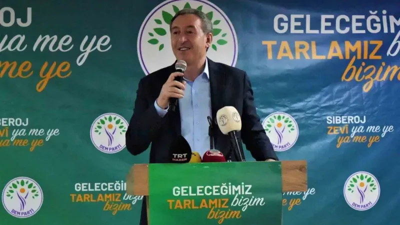 DEM Parti Eş Genel Başkanı Bakırhan: "Türkiye önümüzdeki günlerde barışın kapısını aralayacak" DEM Parti Eş Genel Başkanı Bakırhan: "Türkiye önümüzdeki günlerde barışın kapısını aralayacak"