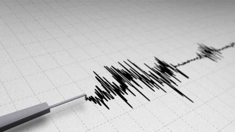 İzmir'de 4,2 büyüklüğünde deprem! İzmir'de 4,2 büyüklüğünde deprem!
