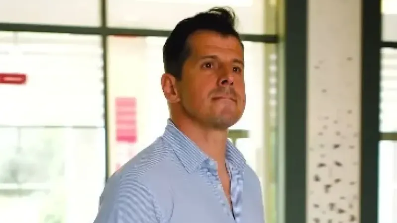 Antalyaspor’da Teknik Direktör Emre Belözoğlu görevinden ayrıldı Antalyaspor’da Teknik Direktör Emre Belözoğlu görevinden ayrıldı