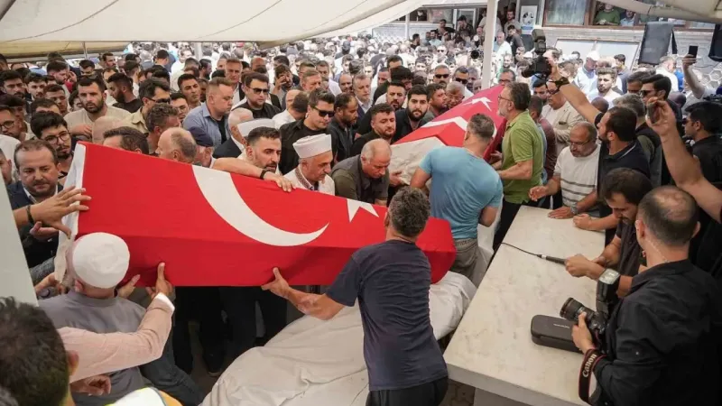 Yangın şehitlerine son veda Yangın şehitlerine son veda