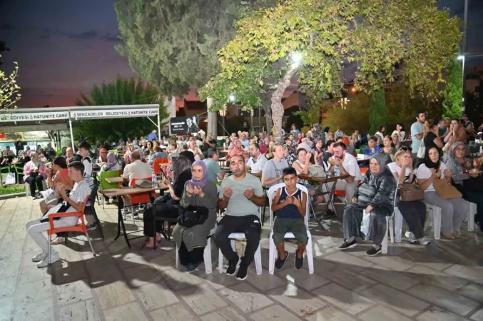 Ferdi Zeyrek vefatının 52. gününde dualarla anıldı Ferdi Zeyrek vefatının 52. gününde dualarla anıldı