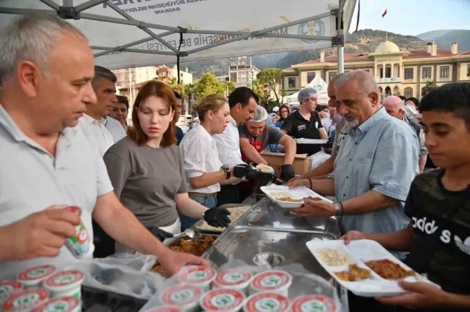 Ferdi Zeyrek vefatının 52. gününde dualarla anıldı Ferdi Zeyrek vefatının 52. gününde dualarla anıldı