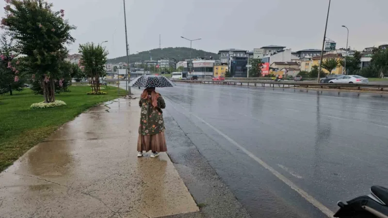 İstanbul’da sağanak yağış Avrupa Yakası’nda etkisini sürdürüyor İstanbul’da sağanak yağış Avrupa Yakası’nda etkisini sürdürüyor