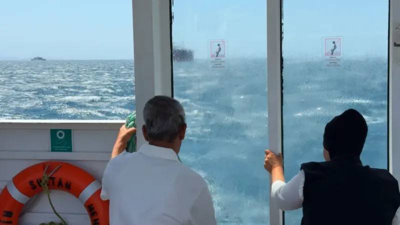 Marmara Denizi’nde etkili olan poyraz deniz ulaşımında aksamalara neden oldu