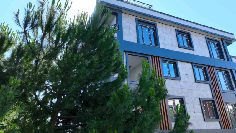 Bakan Kurum: "Sağlam, güvenli yuvalar hayal değil" Bakan Kurum: "Sağlam, güvenli yuvalar hayal değil"