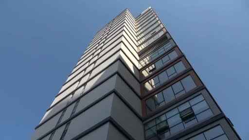 İş merkezinde 83 ofise elektrik şoku...14 katı yürüyerek çıkıyorlar İş merkezinde 83 ofise elektrik şoku...14 katı yürüyerek çıkıyorlar