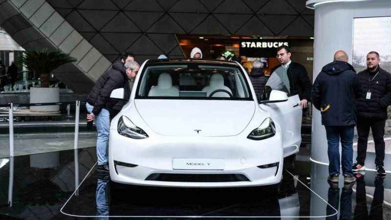 Tesla araçlara yoğun ilgi Tesla araçlara yoğun ilgi