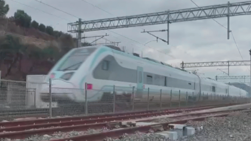 Feci kaza sonrası YHT seferleri yeniden başladı Feci kaza sonrası YHT seferleri yeniden başladı