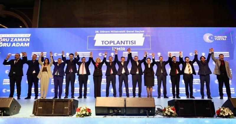 AK Parti İzmir adaylarını tanıttı AK Parti İzmir adaylarını tanıttı