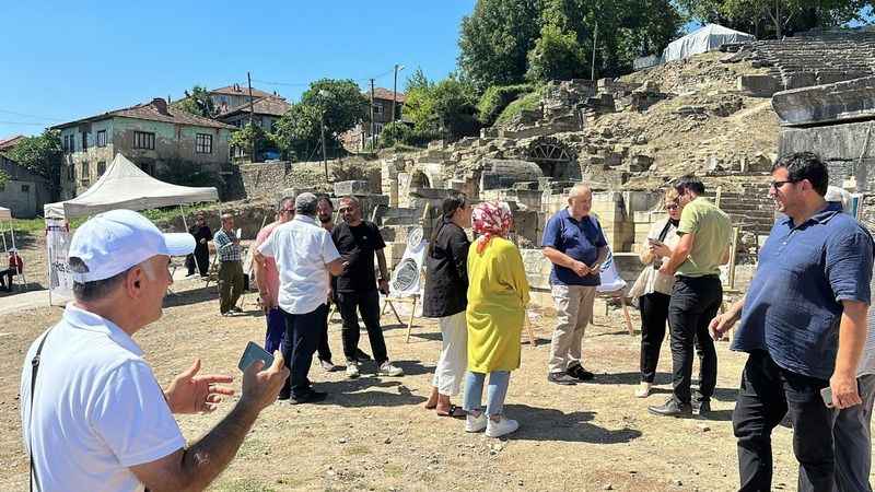 2 bin yıllık antik kentte ilk çini sergisi 2 bin yıllık antik kentte ilk çini sergisi