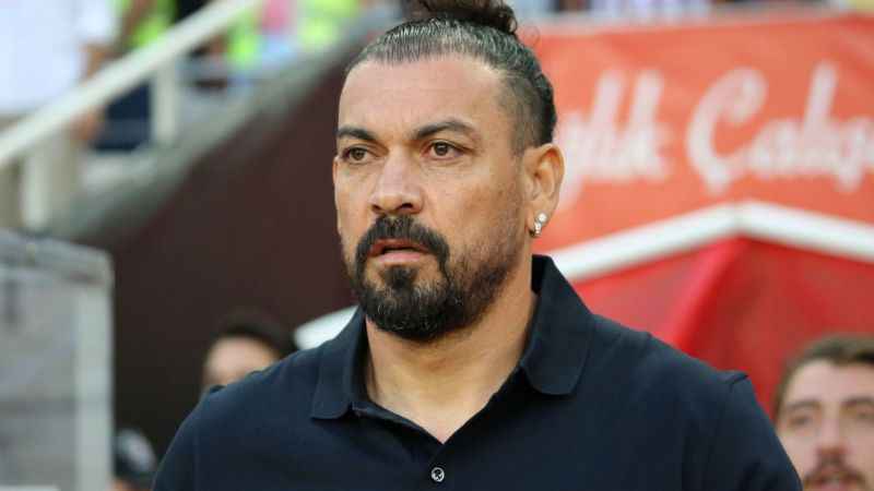 Servet Çetin, Sivasspor’da ilk maçına çıktı Servet Çetin, Sivasspor’da ilk maçına çıktı