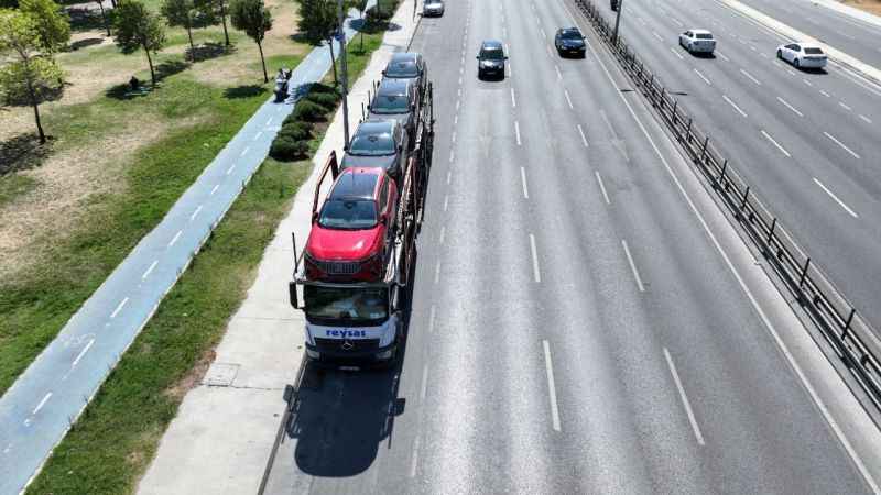 İstanbul’a tırlarla Togg geldi İstanbul’a tırlarla Togg geldi