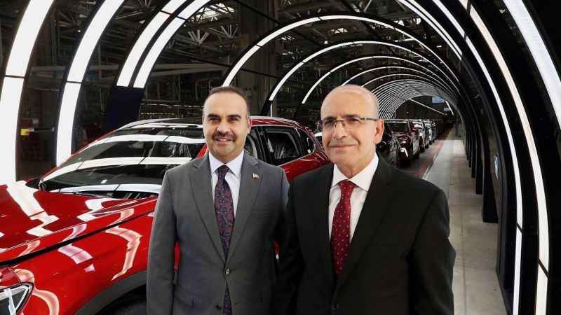 Bakanlar TOGG tesislerini gezdi Bakanlar TOGG tesislerini gezdi