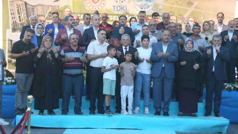 Başkan Büyükkılıç'tan Oruçreislilere İkinci Etap Müjdesi Başkan Büyükkılıç'tan Oruçreislilere İkinci Etap Müjdesi