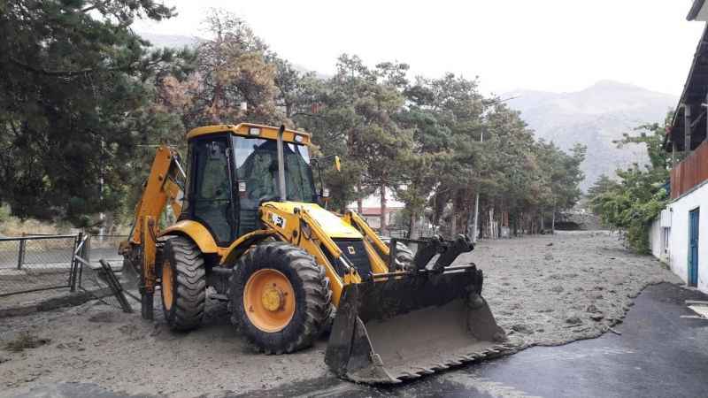 Üzümlü’de sel zarara yol açtı Üzümlü’de sel zarara yol açtı