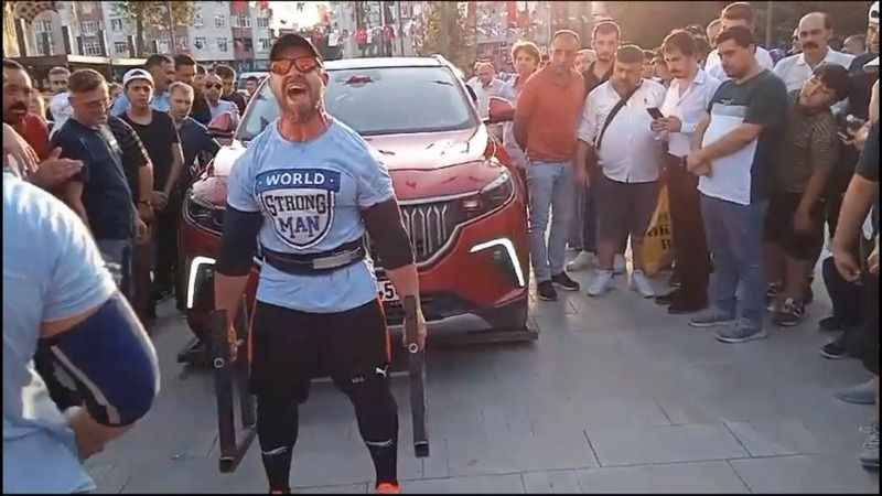 2 bin 126 kilogram Togg'u tek başına kaldırdı 2 bin 126 kilogram Togg'u tek başına kaldırdı