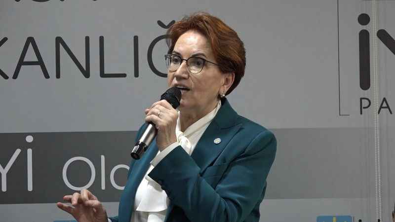 Akşener: "Bu seçimde kendimizin kaç kilo ettiğini göreceğiz" Akşener: "Bu seçimde kendimizin kaç kilo ettiğini göreceğiz"
