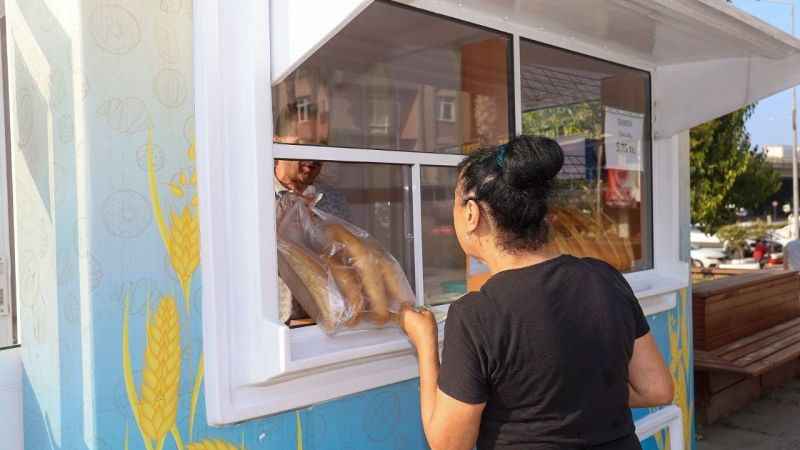 Samsun’da halk ekmek büfeleri açıldı: 220 gram ekmek 5,75 TL Samsun’da halk ekmek büfeleri açıldı: 220 gram ekmek 5,75 TL