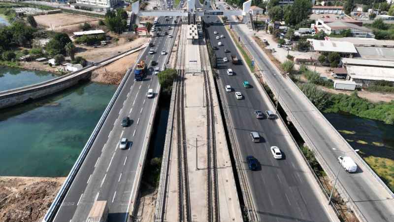 Cırnık Köprüsü 3 şeritten 5 şeride çıkarıldı Cırnık Köprüsü 3 şeritten 5 şeride çıkarıldı