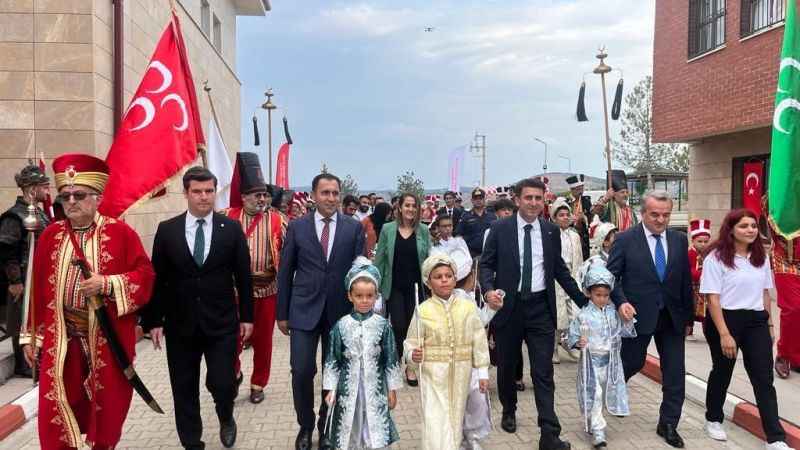 TOGG'lar sünnet çocukları için süslendi TOGG'lar sünnet çocukları için süslendi