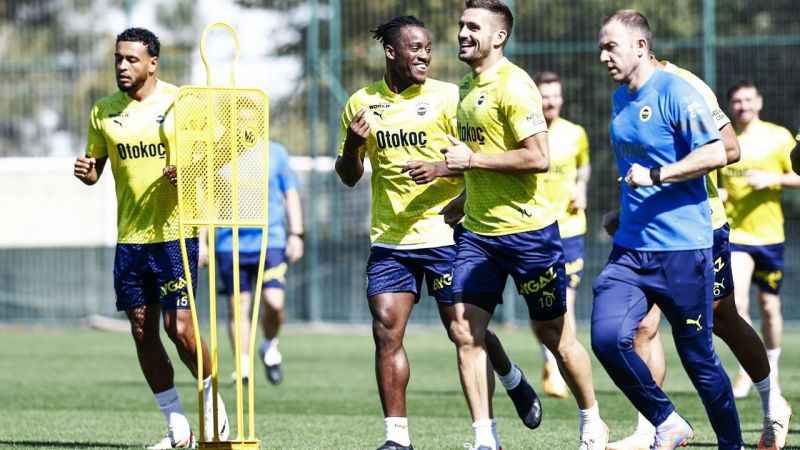 Fenerbahçe, Antalyaspor maçı hazırlıklarını sürdürdü Fenerbahçe, Antalyaspor maçı hazırlıklarını sürdürdü