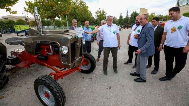 Klasik otomobillerle geçmişe yolculuk Klasik otomobillerle geçmişe yolculuk