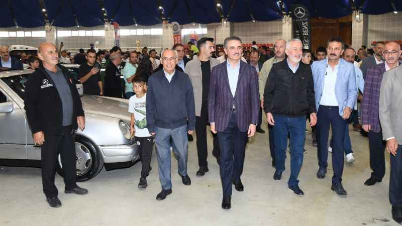 Klasik otomobil tutkunları Isparta’da buluştu Klasik otomobil tutkunları Isparta’da buluştu