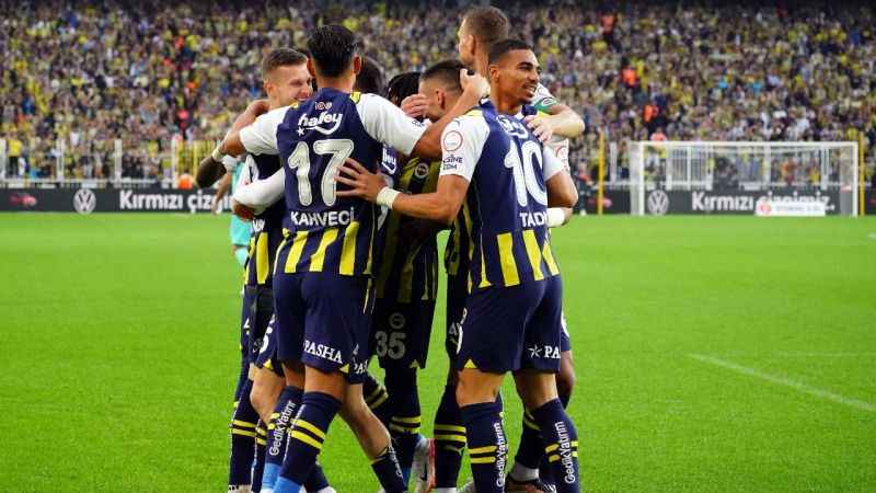 Fenerbahçe hücumda ve savunmada zirvede Fenerbahçe hücumda ve savunmada zirvede