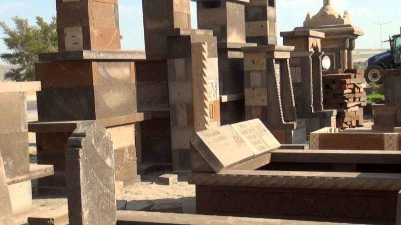 Geleneksel Ahlat taş işçiliği yaşatılıyor Geleneksel Ahlat taş işçiliği yaşatılıyor