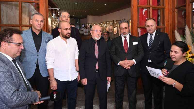 ‘Seninle Yan Yana İstanbul’ sergisi ziyarete açıldı ‘Seninle Yan Yana İstanbul’ sergisi ziyarete açıldı