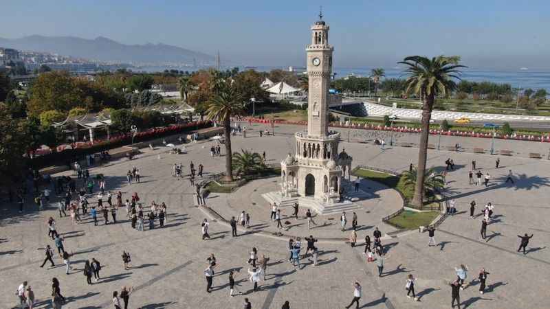 İzmir’de 100. yıl coşkusu başladı İzmir’de 100. yıl coşkusu başladı