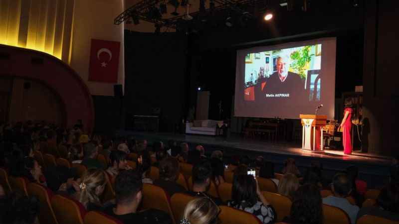 8. Şehir Tiyatroları Festivali başladı 8. Şehir Tiyatroları Festivali başladı