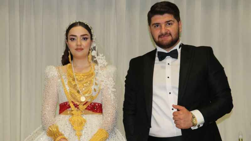 Damada 10 milyon TL, geline ise kilolarca altın takıldı Damada 10 milyon TL, geline ise kilolarca altın takıldı
