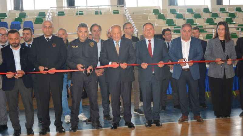 Ünye'de 'Çanakkale 1915 Gezici Müzesi' açıldı Ünye'de 'Çanakkale 1915 Gezici Müzesi' açıldı