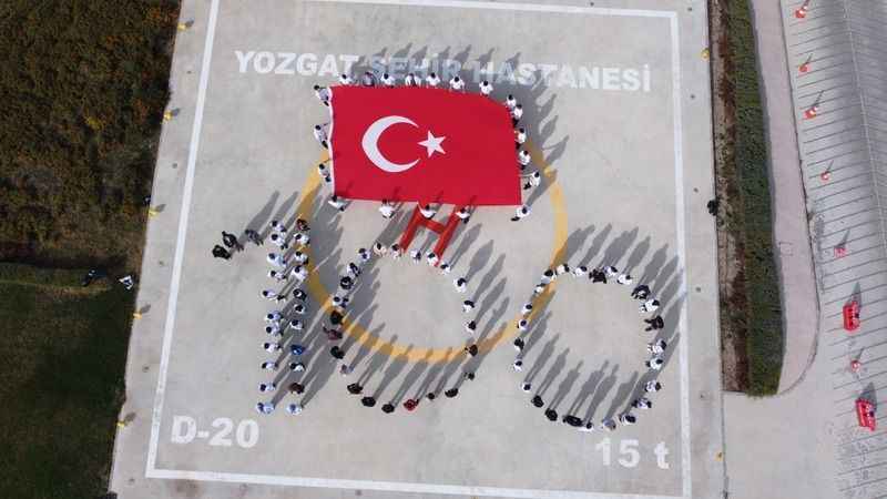 Hastane çalışanları 100. yıla özel koreografi yaptı Hastane çalışanları 100. yıla özel koreografi yaptı