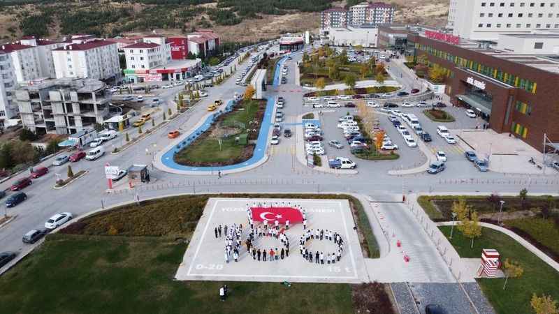 Hastane çalışanları 100. yıla özel koreografi yaptı Hastane çalışanları 100. yıla özel koreografi yaptı