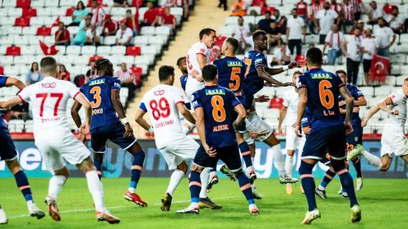 Antalyaspor, RAMS Başakşehir'u mağlup etti Antalyaspor, RAMS Başakşehir'u mağlup etti