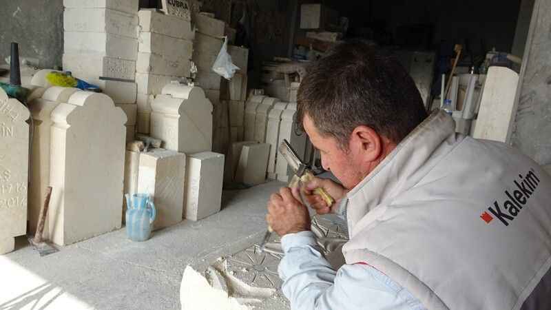 Mardin'in nahit taşını sanata dönüştürüyorlar Mardin'in nahit taşını sanata dönüştürüyorlar