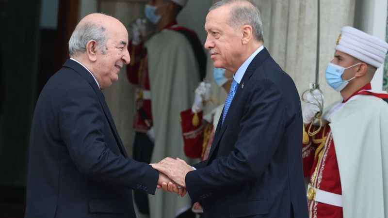 Erdoğan, Cezayir Cumhurbaşkanlığı Sarayı'nda Tebbun tarafından karşılandı Erdoğan, Cezayir Cumhurbaşkanlığı Sarayı'nda Tebbun tarafından karşılandı